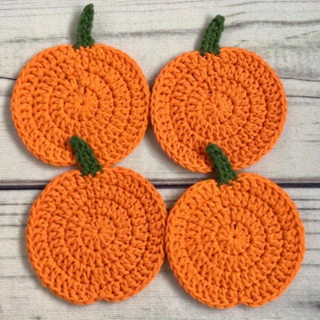 coasters crochetés forme citrouille orange automne décoration table main d'œuvre tissage artisanal