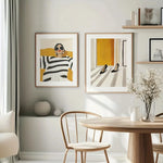 toile d'art moderne abstraite femme talons rayures noires blanches fond jaune 20x30cm 30x40cm 40x60cm