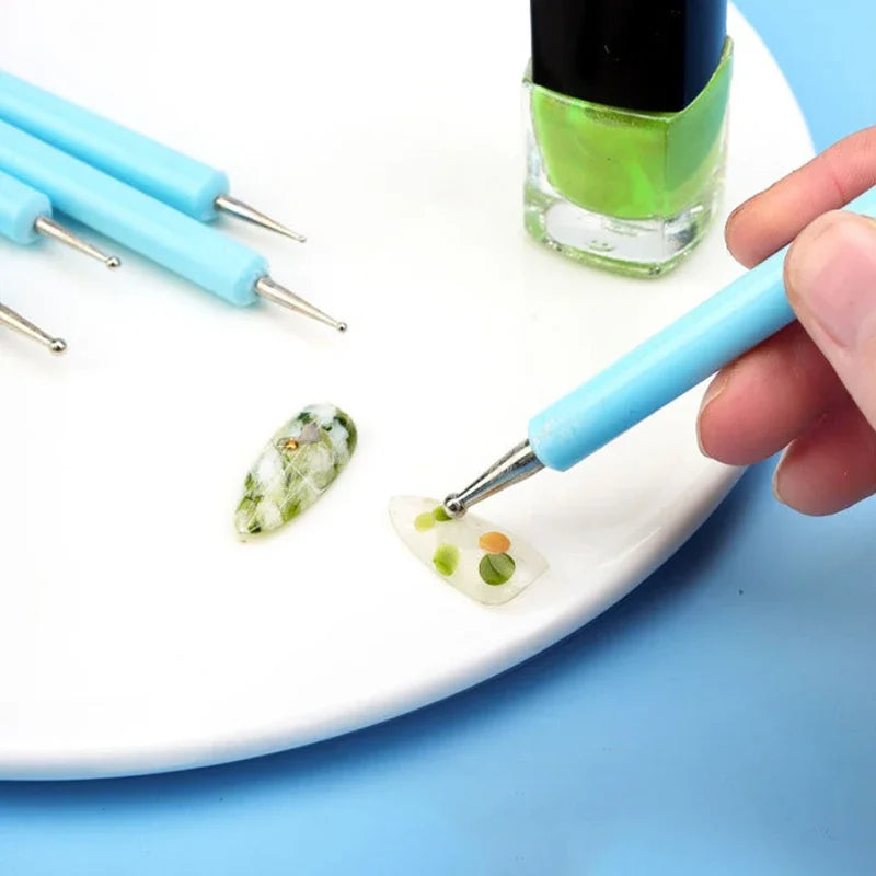 outils nail art brosse peinture bleu marron pointues modernes sculpteur argile poterie bricolage