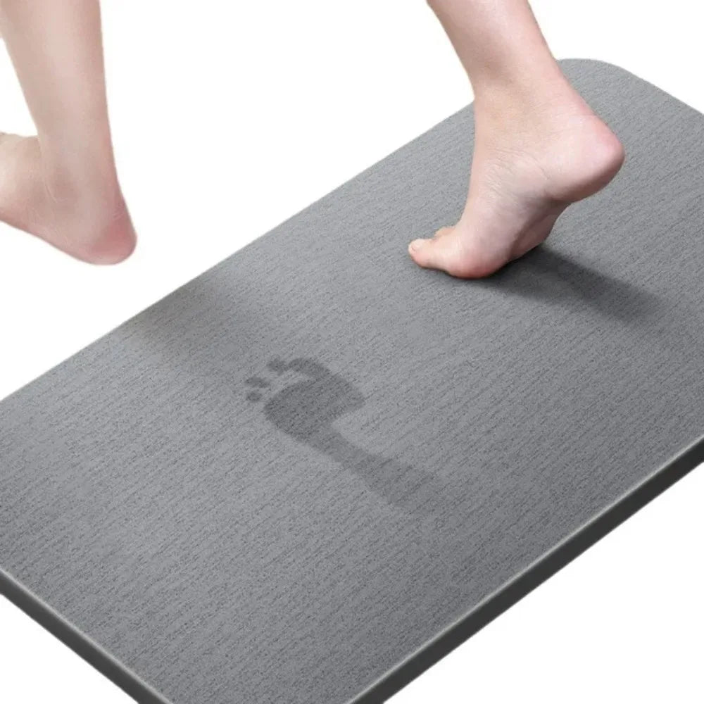 tapis bain pierre diatomite moderne gris légerement rugueux respectueux environnement rapide absorption antidérapant