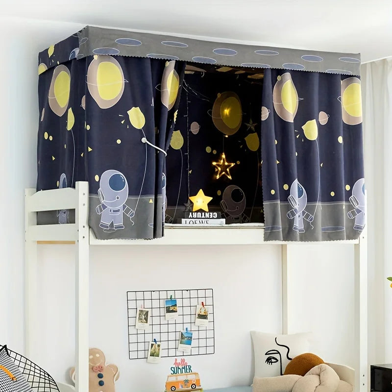 rideau lit barreaux astronautes planètes rennes sapins opaques bleu noir tringle liens