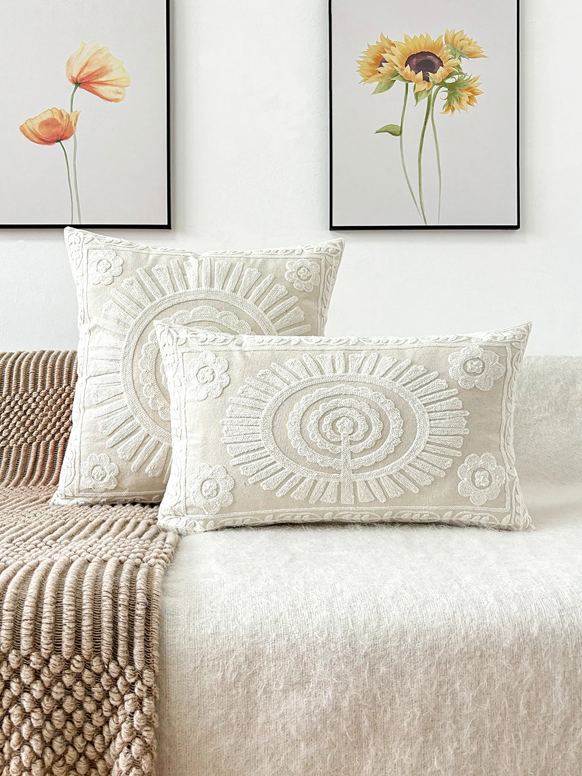 coussin polyester brodé fleurs géométrique blanc fermeture glissière décor chambre simple chic