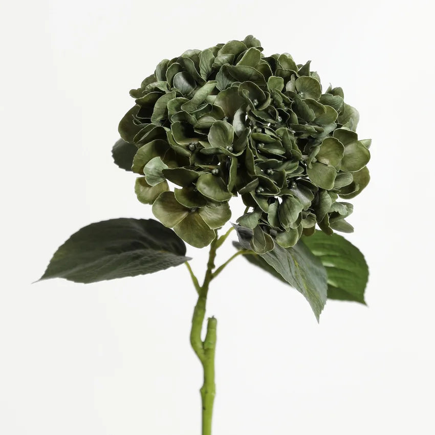 décoration intérieure bouquet artificiel hortensia fleurs vert olive marron foncé rouge vif violet modernes