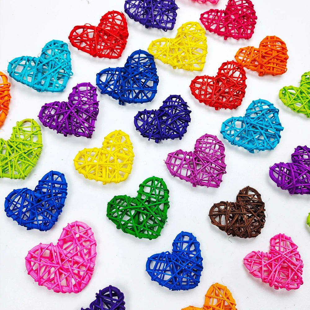 décoration artisanale boules coeurs rotin multicolores tressées anniversaire mariage festive