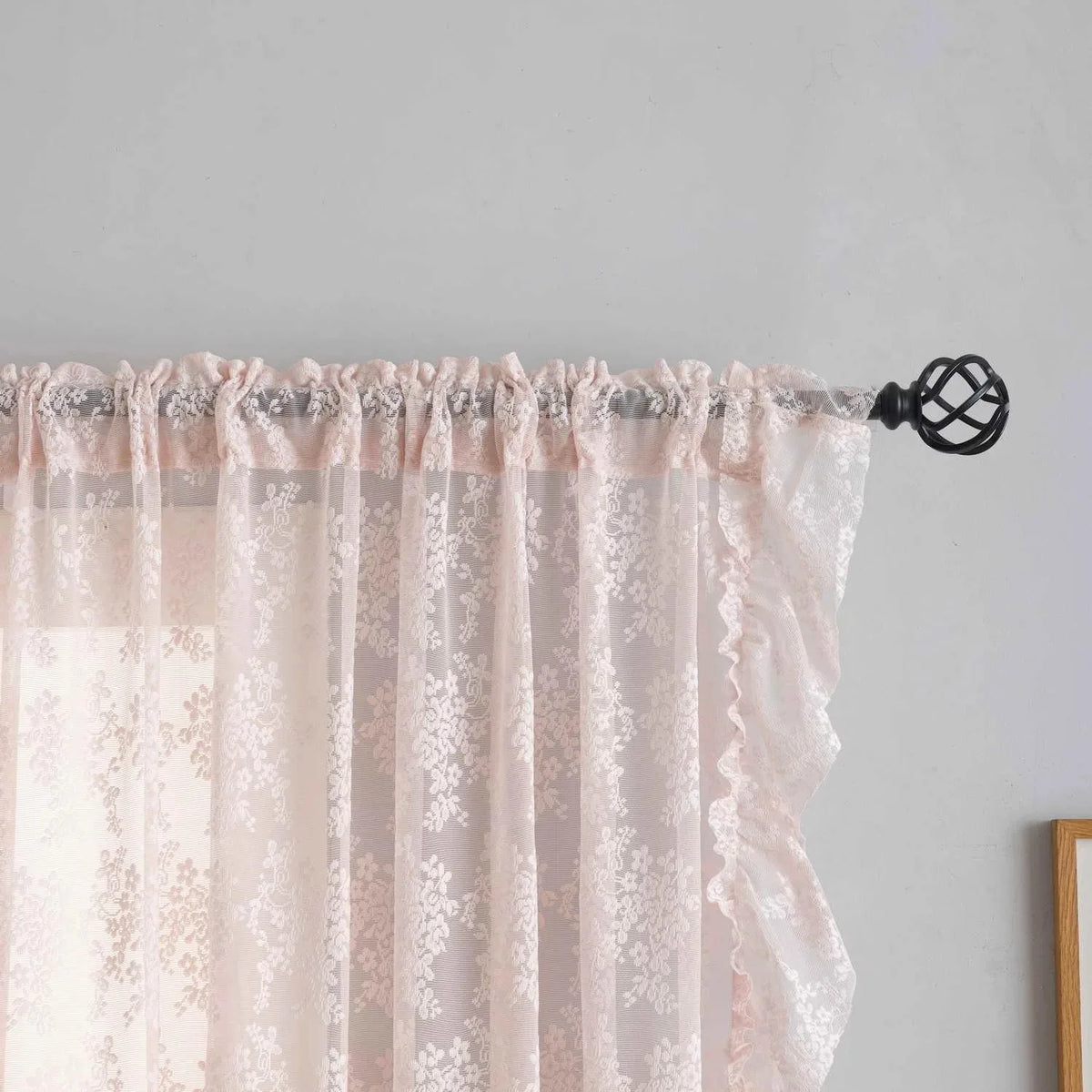 rideau transparent fleuri dentelle rose vintage romantique maison
