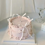 gâteau résine rose blanc motif floral rubans classique photo décoration anniversaire mẫu giả trưng