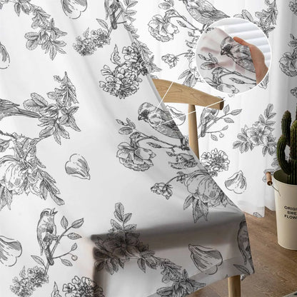 Rideaux élégants à motifs floraux et d'oiseaux pour une décoration intérieure raffinée. Apporte une touche de nature et de sophistication à votre salon ou chambre. Design intemporel parfait pour créer une ambiance apaisante et chaleureuse. Découvrez comment ces rideaux peuvent transformer votre espace avec style et charme.