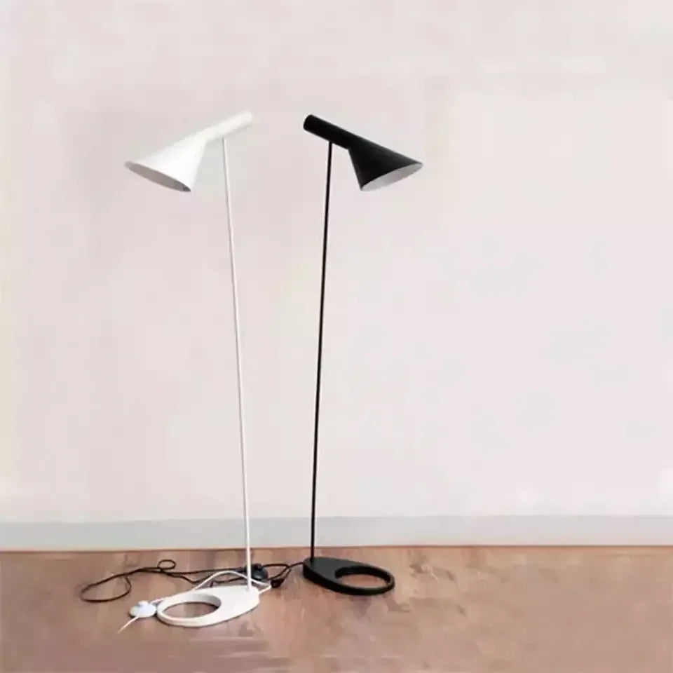 lampe sol moderne blanc noir minimaliste interrupteur bouton
