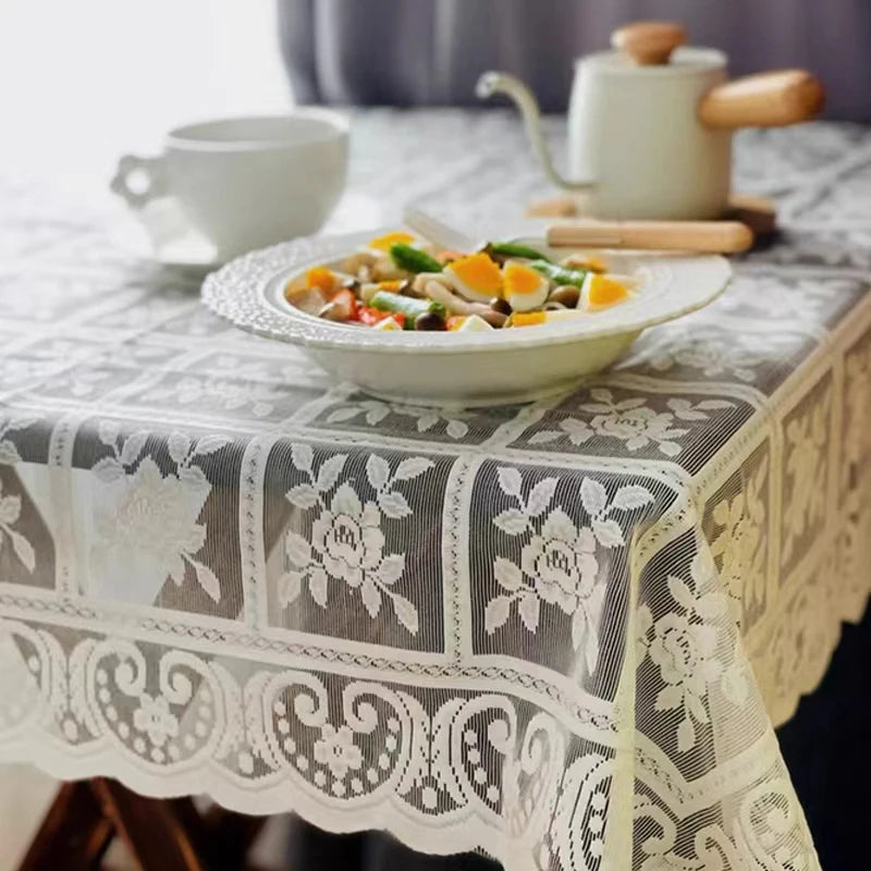 nappe dentelée blanche motif floral table rectangulaire vintage transparente champêtre été noël mariage mère