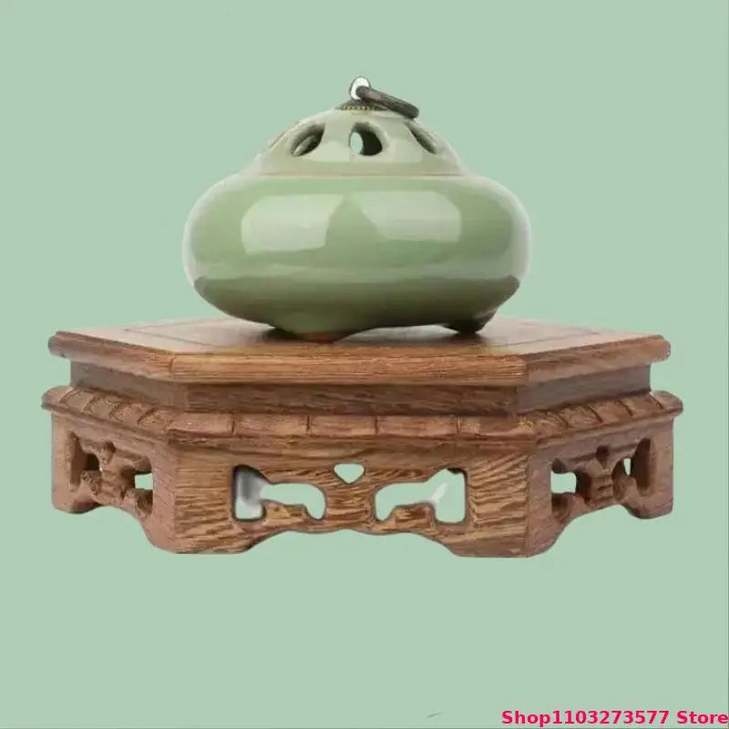 support bois classique bougeoir figurine vert pastel gris clair texture céramique lisse