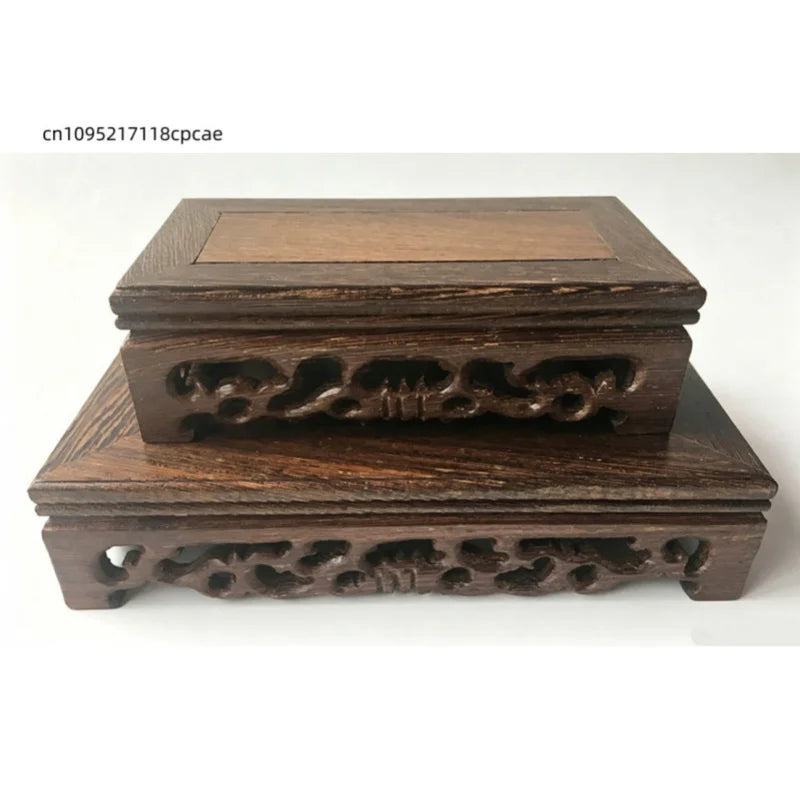 support d'affichage bois marron foncé ornements sculptés classique élégant texture naturelle décoration intérieure vase
