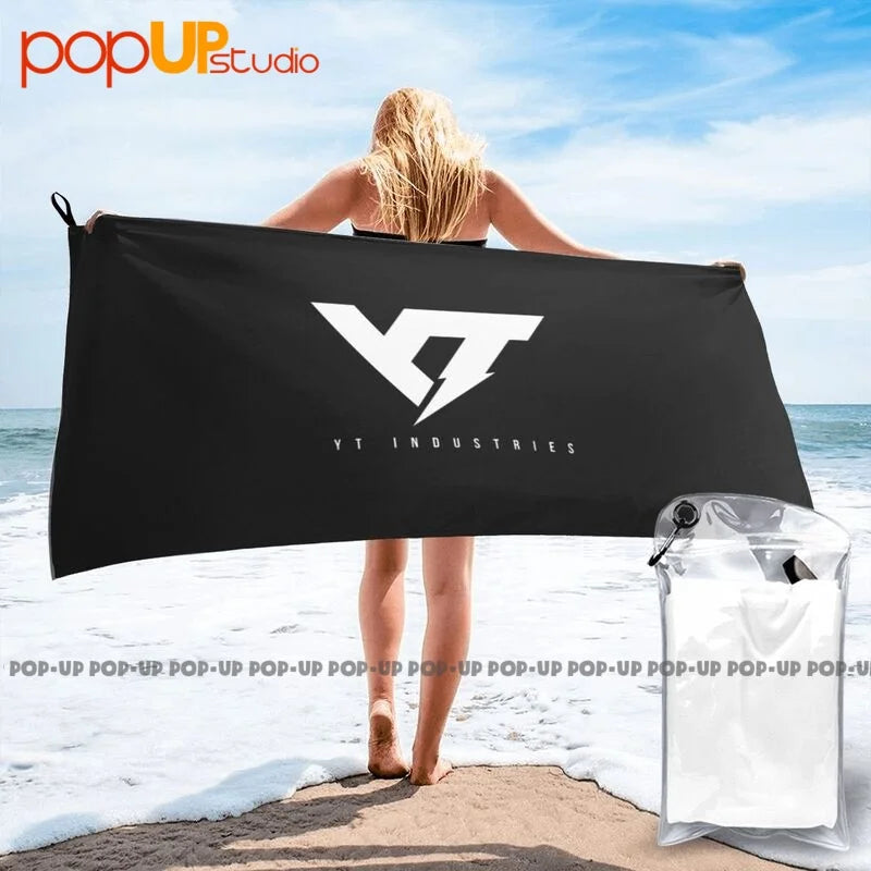 serviette bain rapide microfibre logo éclair noir blanc sac rangement sportifOutdoor camping