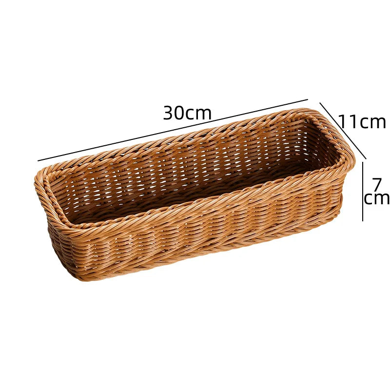 panier rectangulaire tressé marron clair rangement fourchettes cuillères baguettes ménager durable faux rotin