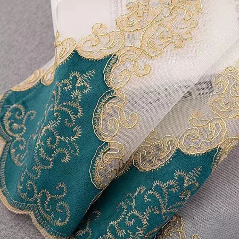 rideau blanc vert doré brodé floral élégant moderne fenêtre hospitalité