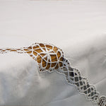 nappe table dentelle broderie motifs floraux rustique vintage mariage décoration table hiver printemps automne