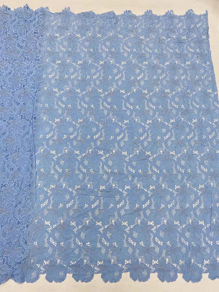 tissu dentelle bleu clair rose fleurs motifs floraux élégant dorées occasion partie
