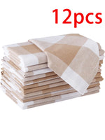 serviettes table carreaux beige blanc marron rouges élégantes réutilisables restaurant maison festive