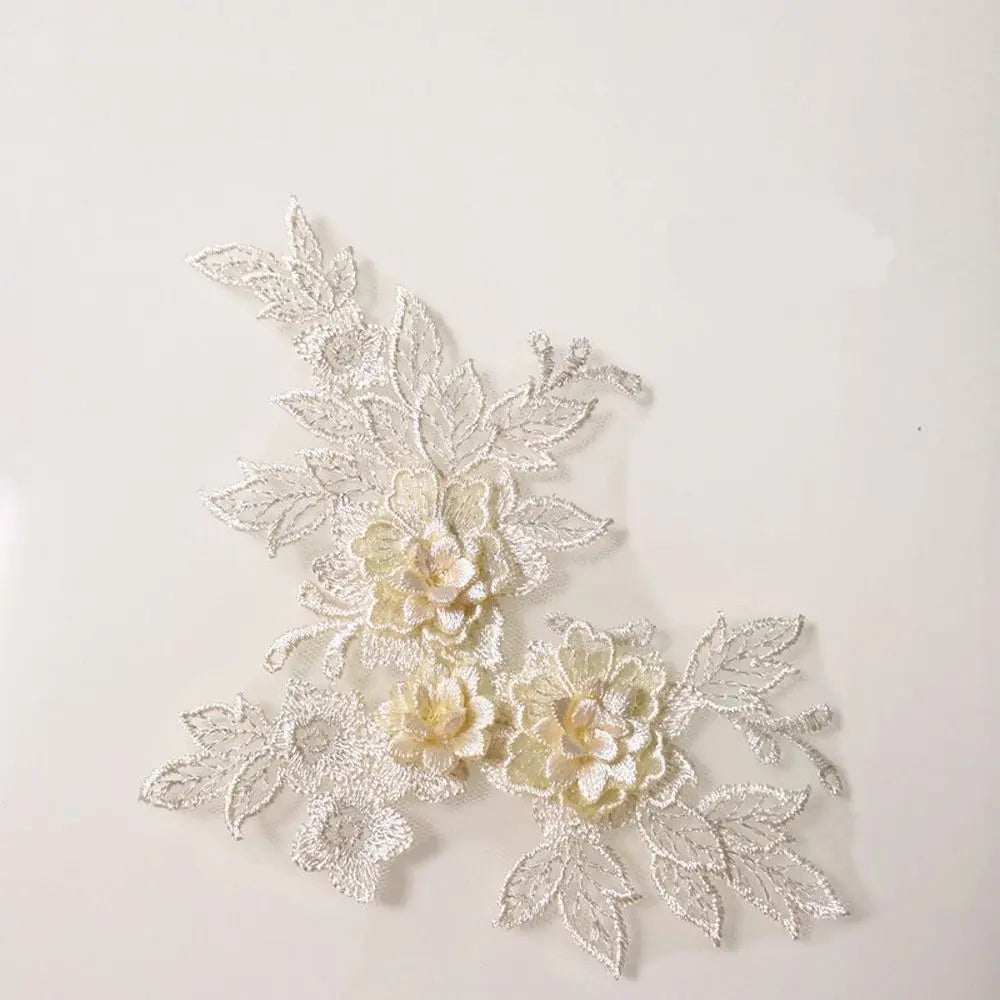 applique textile brodé fleurs doré clair broderie fine adult femelle polyester