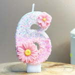 bougies numéraires forme chiffres paillettes fleurs roses centrer jaune decoration anniversaire maison festive
