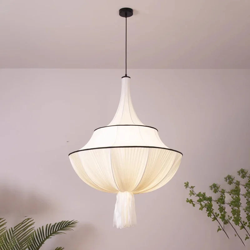 lampe suspendue moderne élégante blanc noir rayures franges chaîne noire flux lumineux 2000 82000