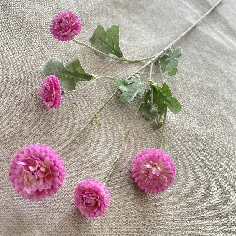 décoration intérieure bouquet artificiel fleurs chrysanthèmes feuilles vertes moderne or rose violet