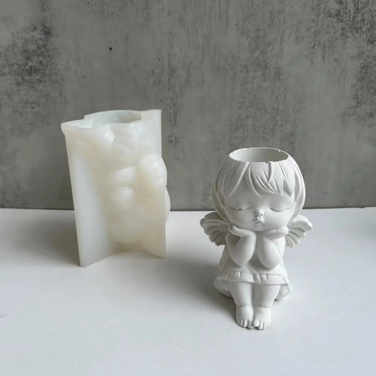 moule silicone ange agenouillé figurine décorative enfantine blanc opaque sculpté superficie lisse decoration noel