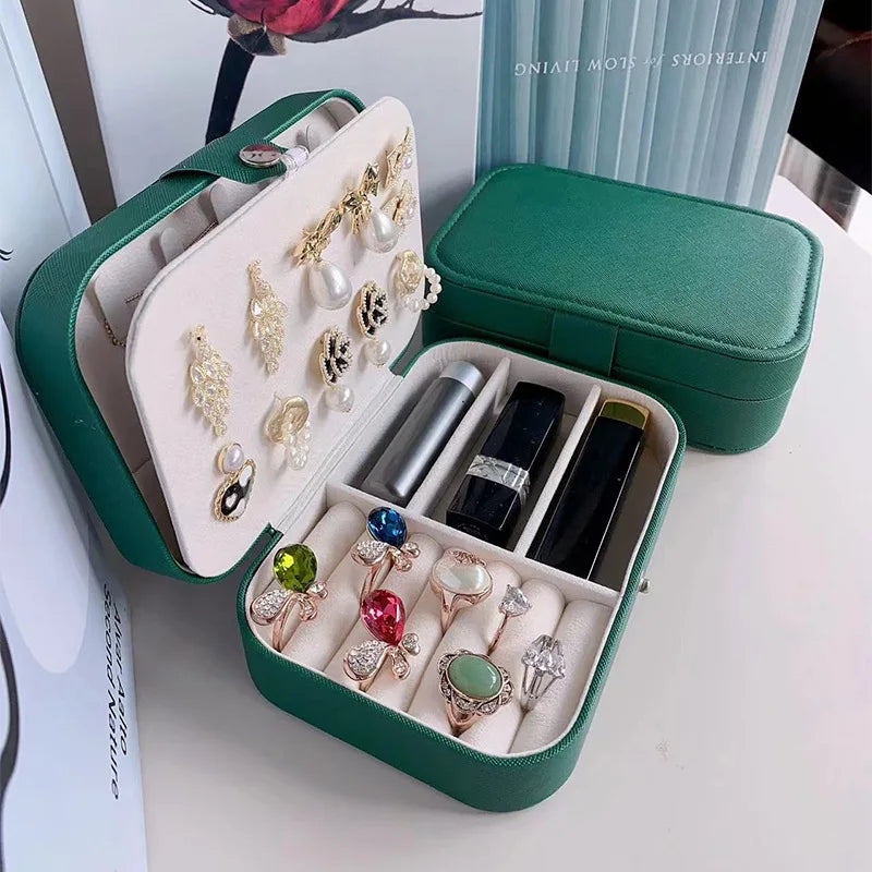 boîte bijoux portable velours beige cuir moderne boucles d'oreilles bagues colliers transparentes chic