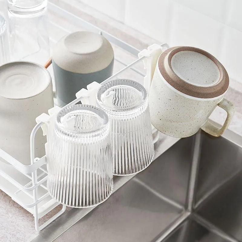 porte gobelets mural support rangement moderne minimaliste blanc transparent marron beige crochets assiettes mugs
