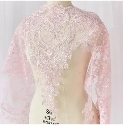 étole élégante broderie fine motifs floraux géométriques polyester translucide rose pâle bleu clair vert