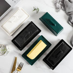 Beurrier en céramique avec couteau assorti, détail du design contemporain