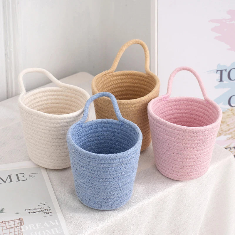 Panier de rangement suspendu en corde de coton blanc