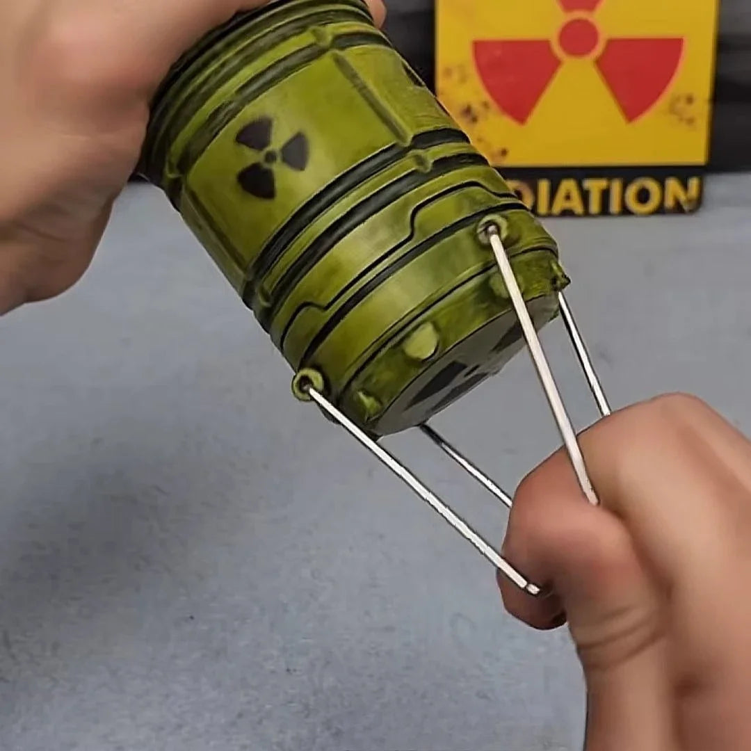 veilleuse deco radioactive bidon vert motif danger science fiction halloween citrouille chauve souris tombes