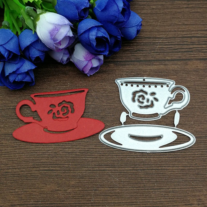 tasse soucoupe rouge argenté fleurs stylisées décorative artisanale gravée projet bricolage