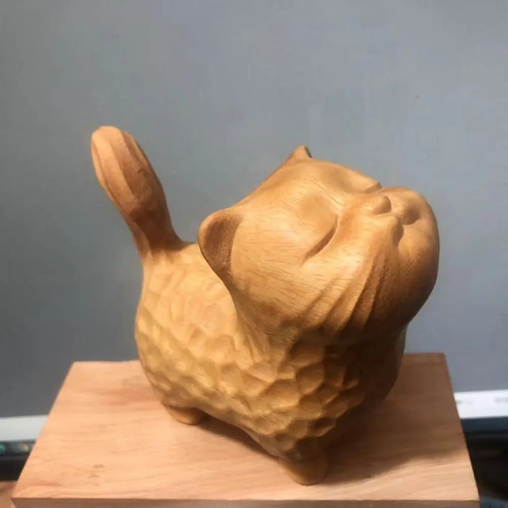 statue chien bois sculpté main marron clair texture peau artisanale modernescrição courte