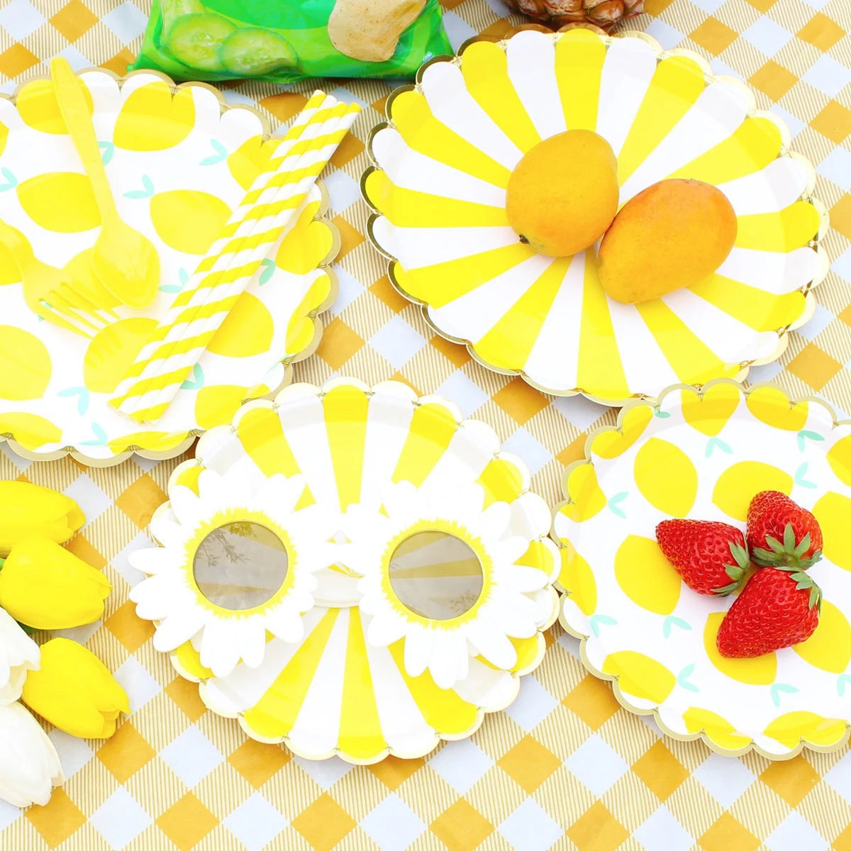 assiettes gobelets papier jetables motifs floraux fête anniversaire mariage décoration