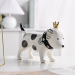 statue chien décoration moderne blanche motifs géométriques collier clous couronne dorée chambre salon
