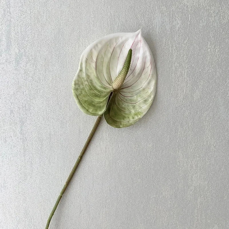 fleurs artificielles anthurium rouge vert rose blanches décoration moderne mariage intérieur decoration capitule plastique