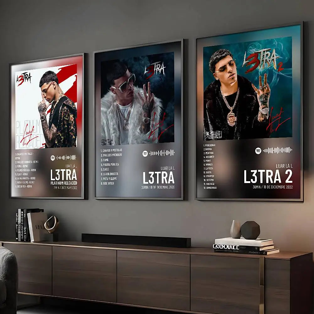 affiche musicale chanteur tatouage texte rouge noir moderne salon chambre coucher vertical pop
