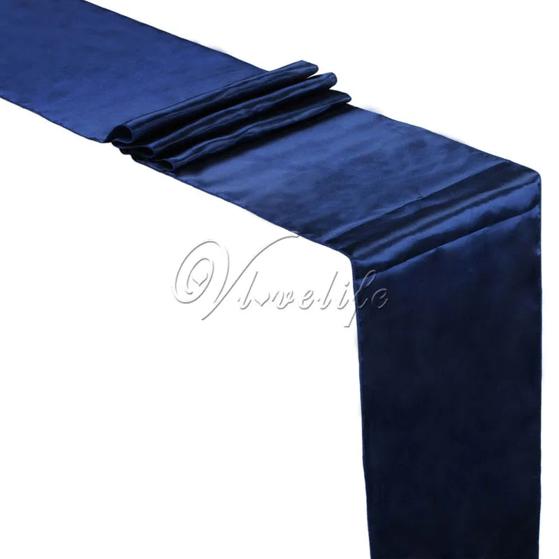 nappe table satin mariage événement extérieur banqueterie couleur or argent violet rouge festive