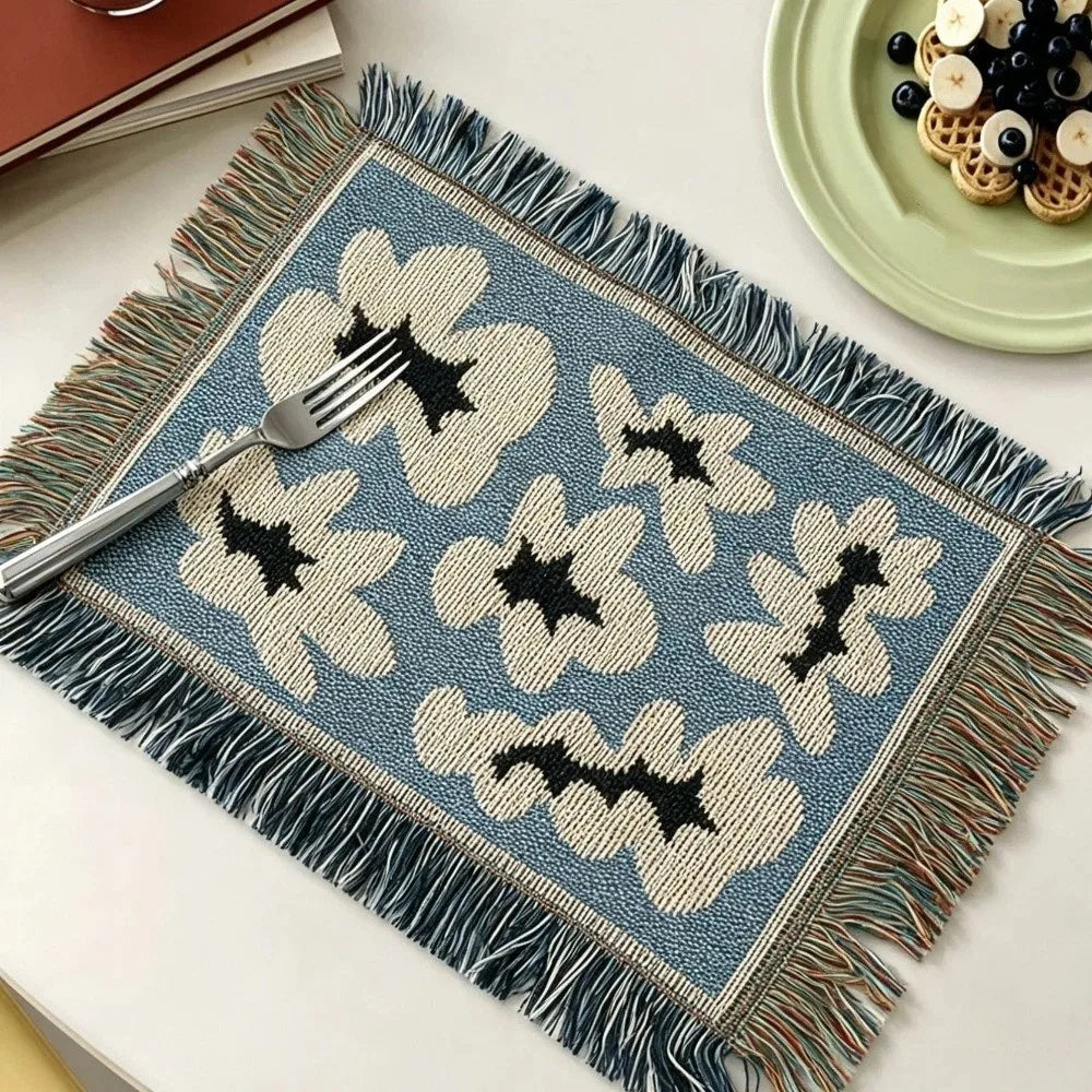 tapis table textile motif tigre étoiles jaune noir bleu clair décoration table manger résistant