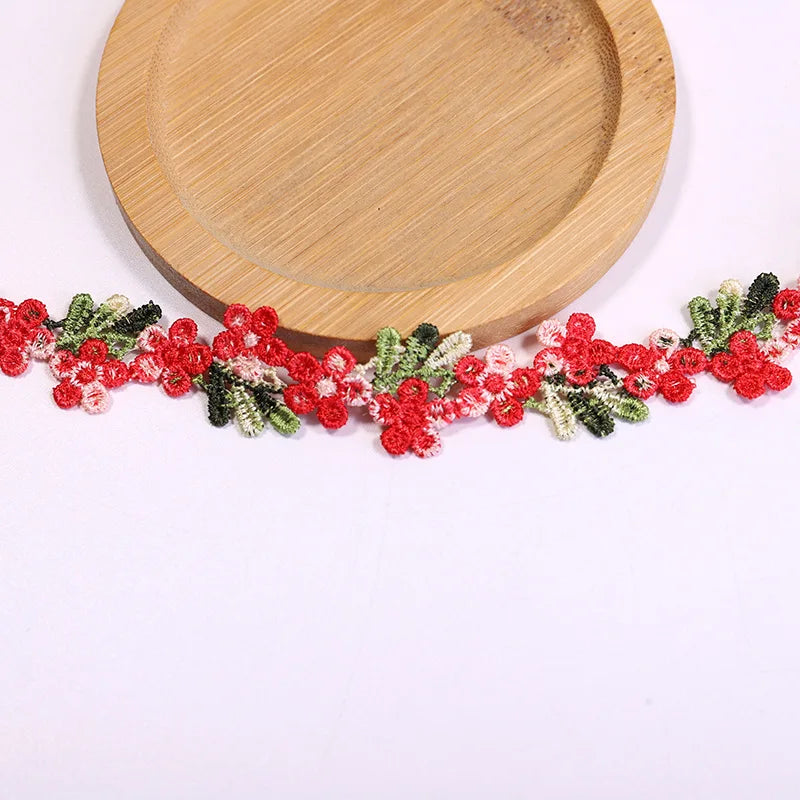 ruban decoratif brode fleurs motifs floraux couleur rouge rose vert blanc jaune solvable eau