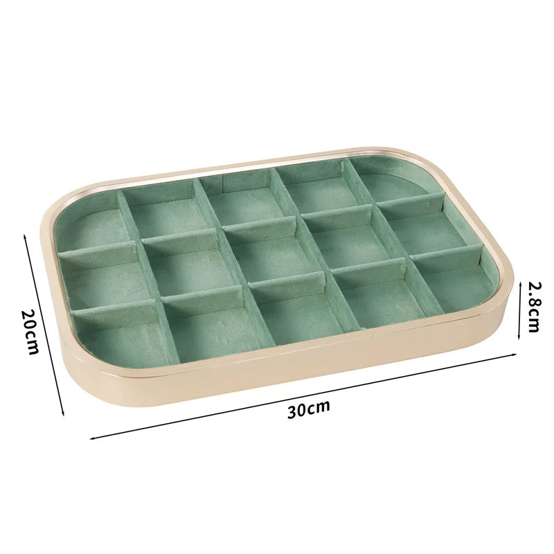 présentoir bijoux boîte velours vert clair moderne pochettes adhésives compartments dorés 30x20cm