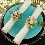 anneau serviette pâques fleurs artificielles motifs floraux blanc vert rose jaune décoration table festive