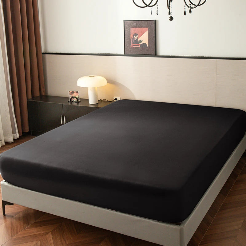 housse lit noire uni satinée élastique moderne 140cm 160cm 200cm polyester