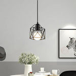 lampe suspendue moderne or noir structure métallique géométrique éclairage intérieur unique chambre loft