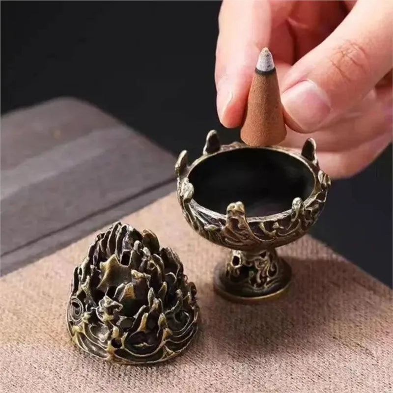 censer artisanal bronze ornementé motifs géométriques vintage floral deco maison