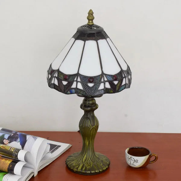 lampe table tiffany verre coloré motifs géométriques vert marron blanc rouge bleu traditionnelle chambre