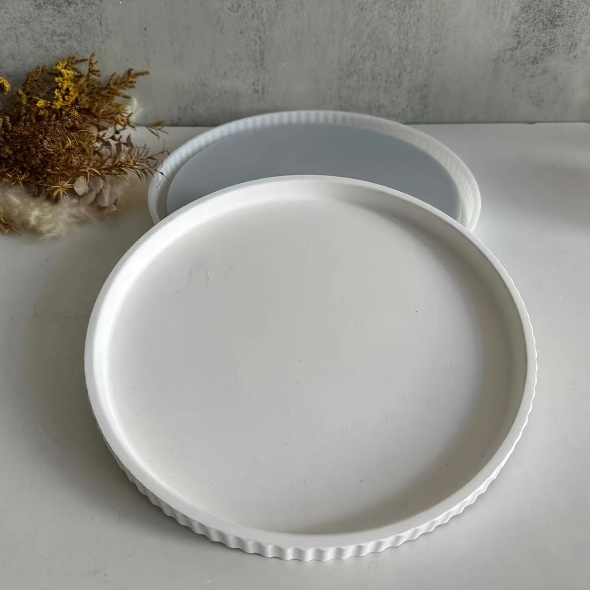 assiettes blanc rayures verticales silicone moderne bord rainures simple deco intérieure