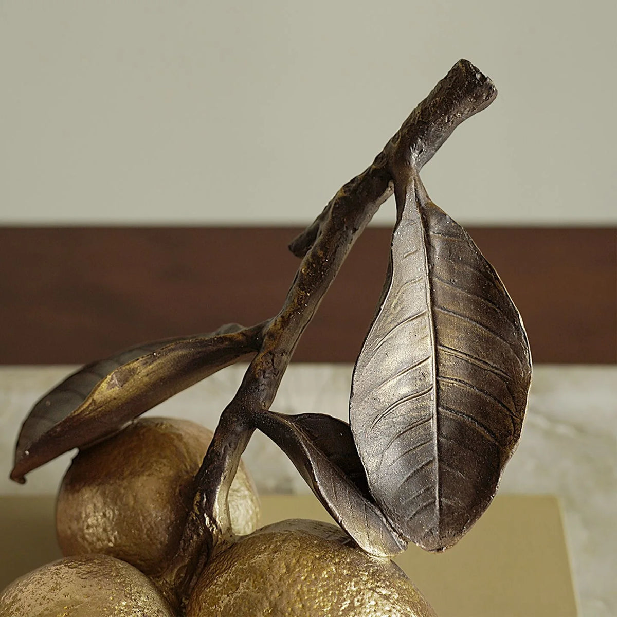 sculpture fruit lychee citronnier ornement décoration intérieure moderne citron bronze feuilles rouge blanc
