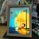 veilleuse led cadre lumineux shin chan illustration parapluie bois naturel noir contemporain clips